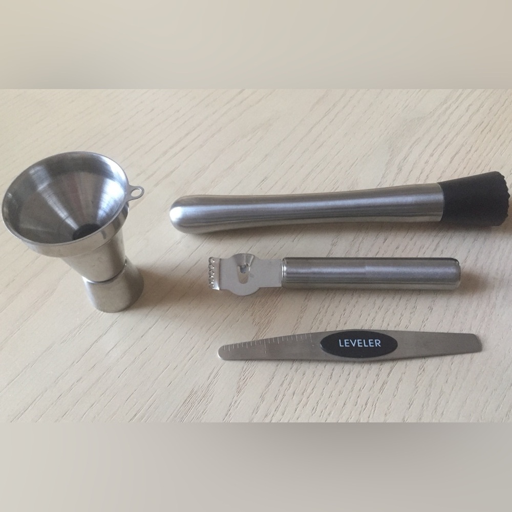 🎉3/$20🎉 4 pc Cocktail Bar Set